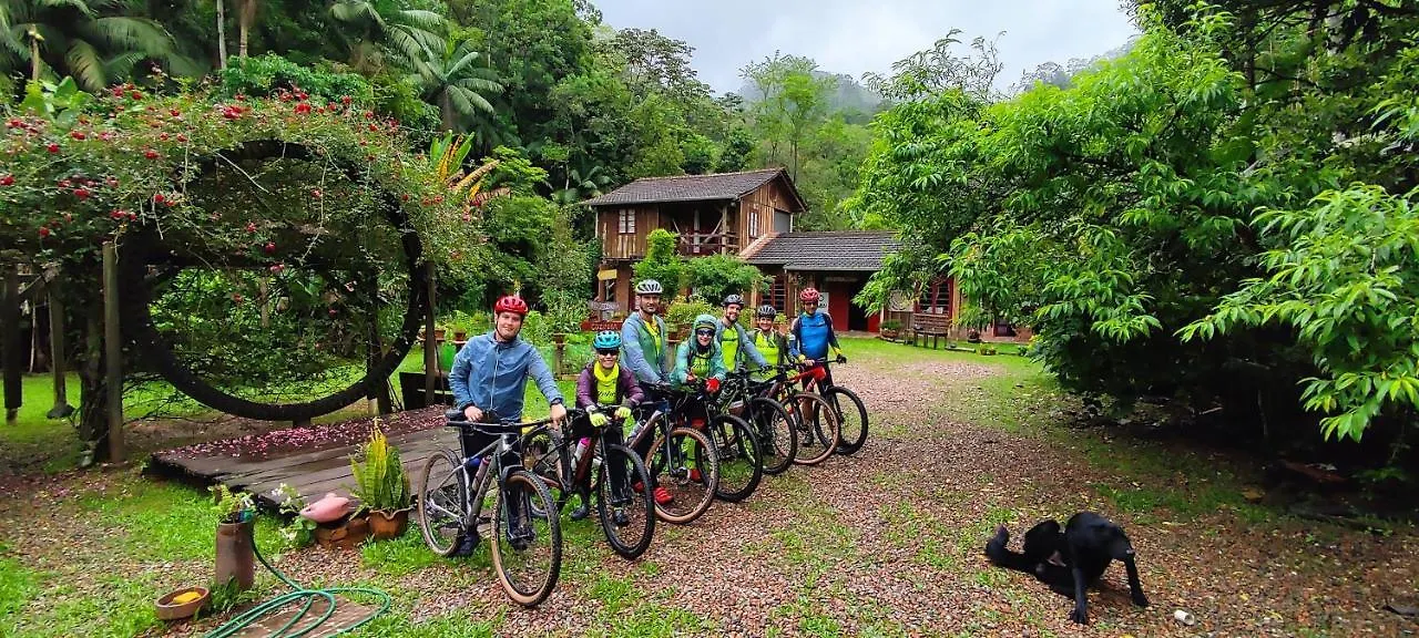 Alojamento de Acomodação e Pequeno-almoço Quinta Da Gavea - Hospedaria E Quintal Criativo Rodeio Brasil