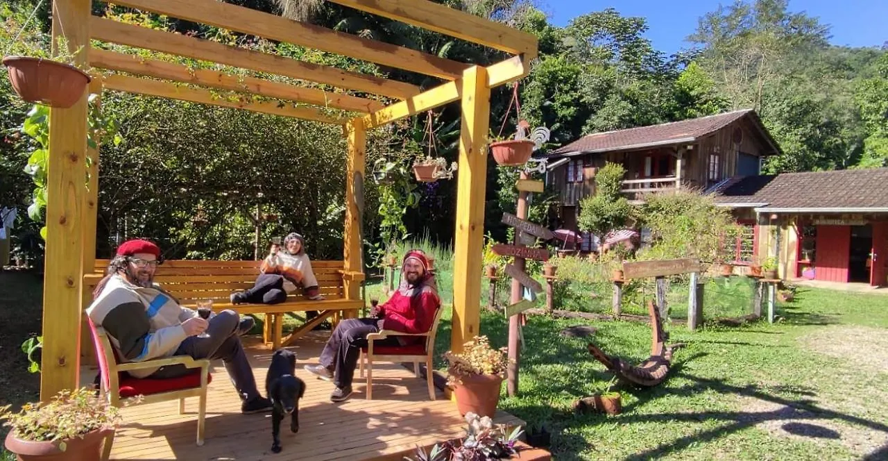 Alojamento de Acomodação e Pequeno-almoço Quinta Da Gavea - Hospedaria E Quintal Criativo Rodeio Brasil
