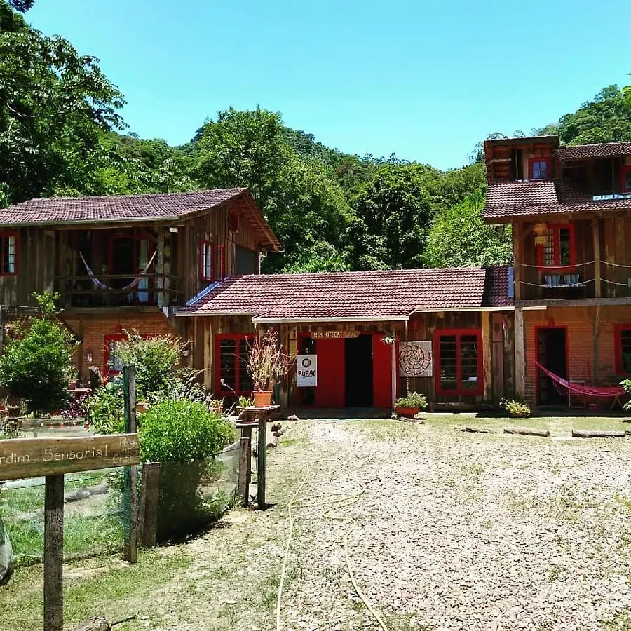 Alojamento de Acomodação e Pequeno-almoço Quinta Da Gavea - Hospedaria E Quintal Criativo Rodeio